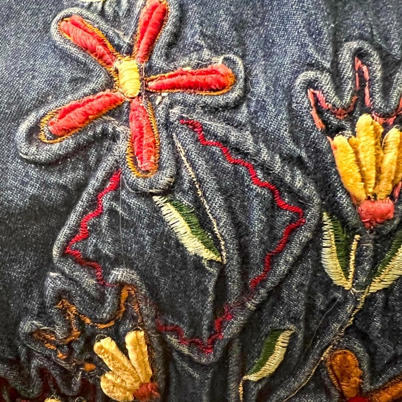 Karen Hart Floral Detailed Denim Jacket w/ Ornate Buttons - Picture 4 of 7